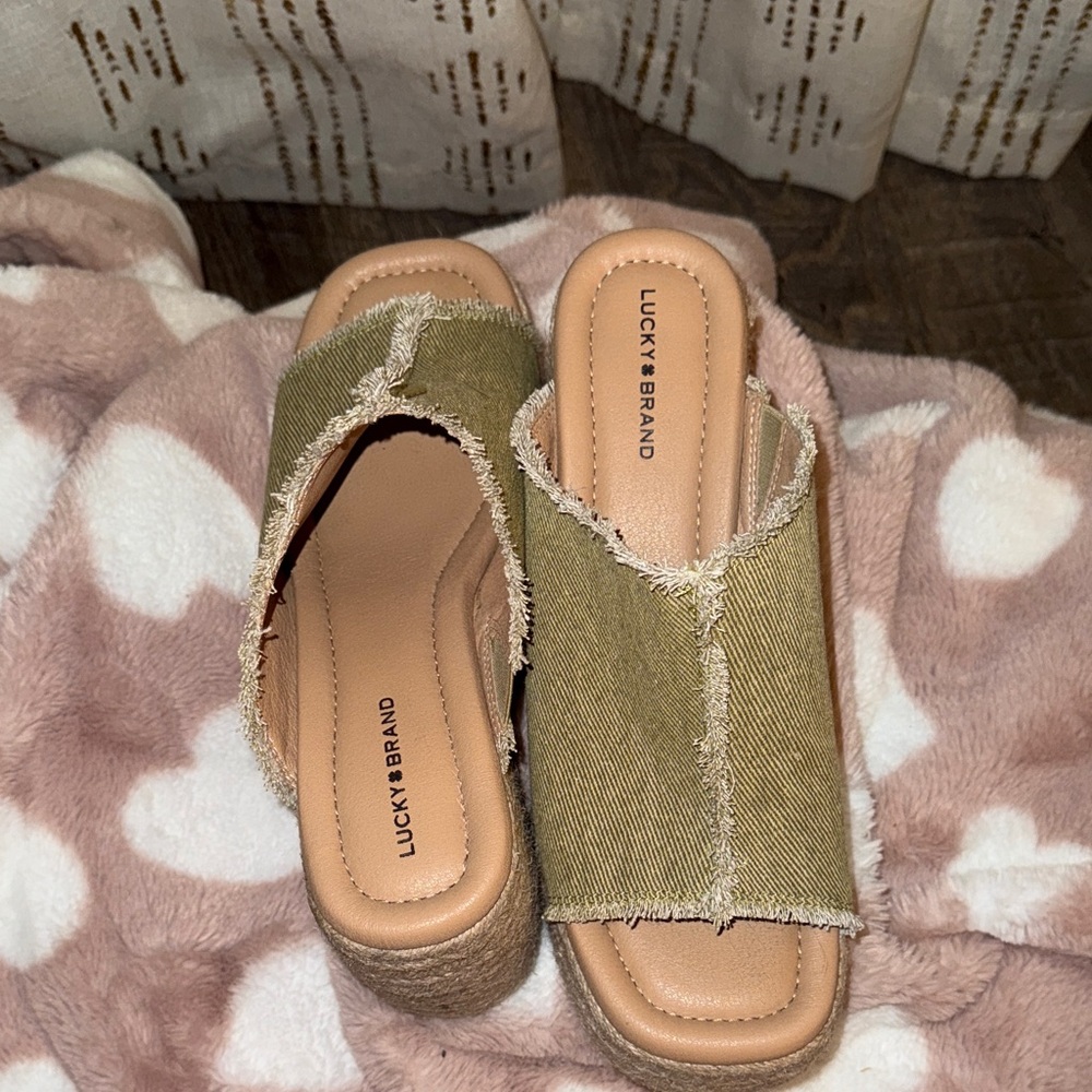 Lucky Brand Olive Espadrille Wedges - Picture 4 of 4